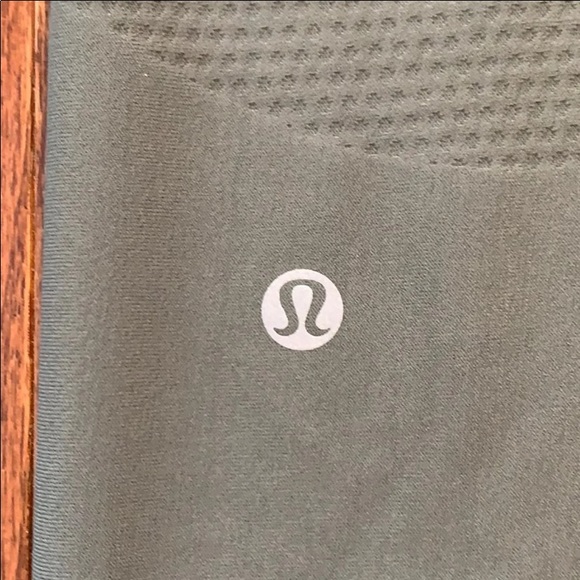 New lululemon in focus run tights - Picture 3 of 6